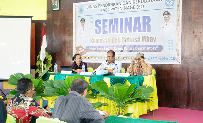 Seminar Kamus Bahasa Mbay resmi digelar pada 27 November 2025 di Hotel Sasandi, Kabupaten Nagekeo.